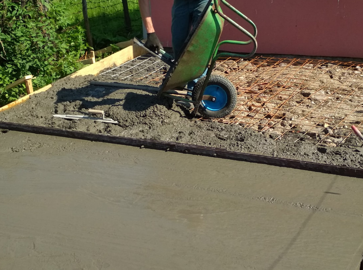 Betoniranje trotoara i postavljanje betonske ploče za šadrvan