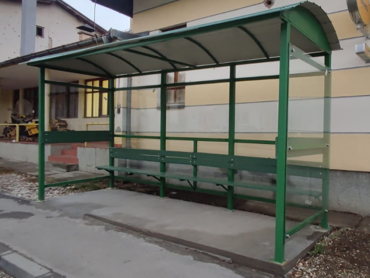 Uređenje autobuskih stajališta, ostakljivanje i betoniranje